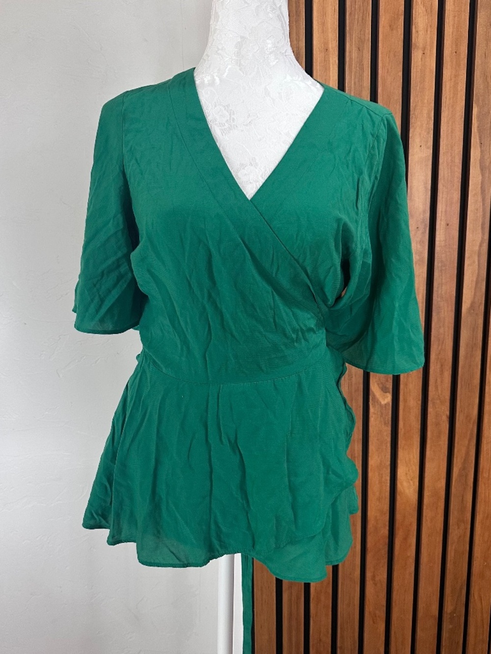 LOFT Petites Women's Green Short Sleeve Blouse Top Size Small.